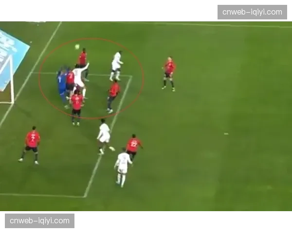 “战术分析:‘阻挡门将’战术在角球进攻中的演变与裁判执法尺度” “战术分析:‘阻挡门将’战术在角球进攻中的演变与裁判执法尺度”