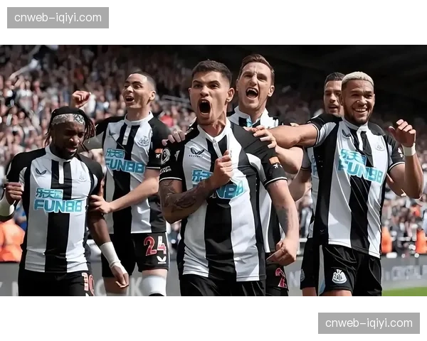 水晶宫2-1逆转纽卡斯尔，主场球迷庆祝关键保级三分